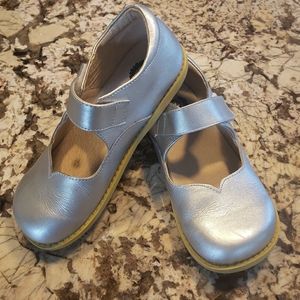 Livie & Luca Size 3 Girls Silver Leather Shoes